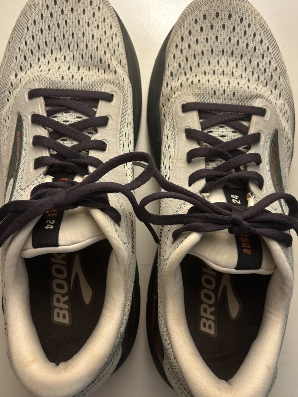 Brooks Women’s Adrenaline GTS 24 Supportive Running Shoe Size 9